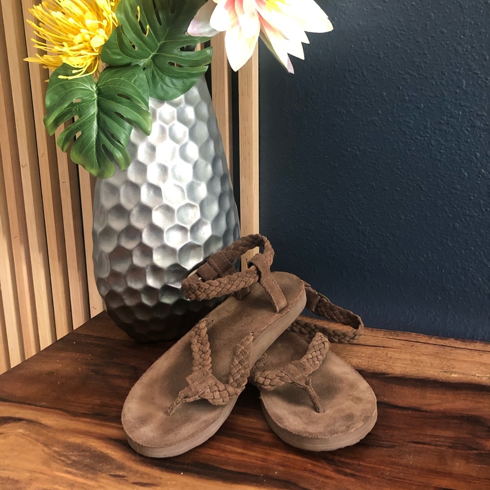 Leather braided Teva Sandals. Great condition. Sz 8